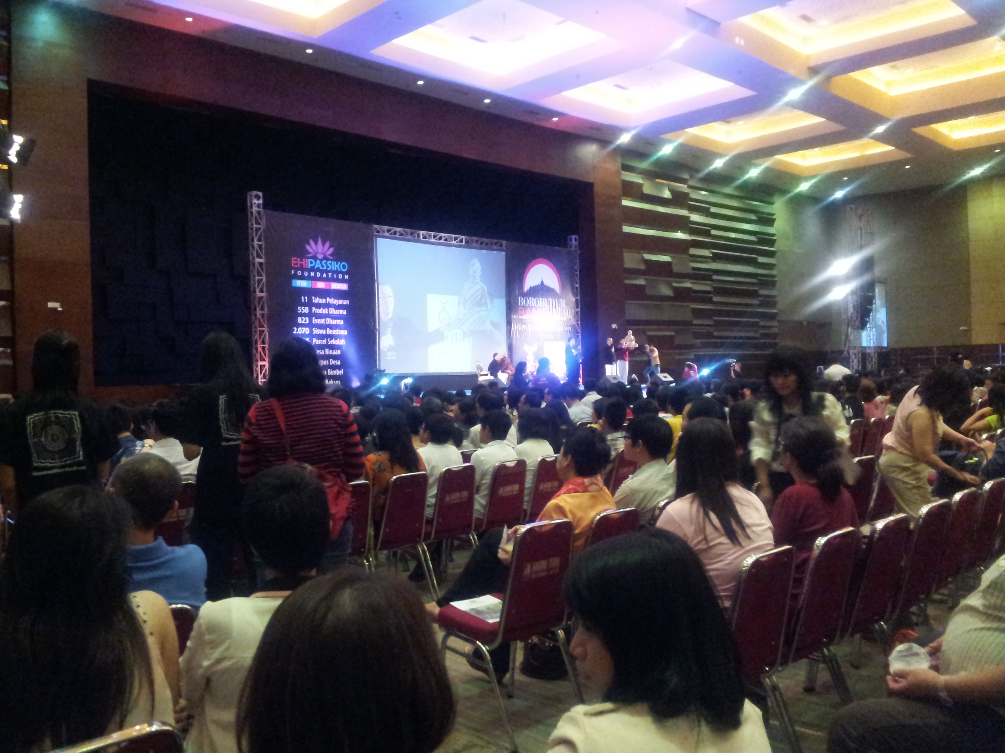 Suasana talk show di JIExpo Kemayoran